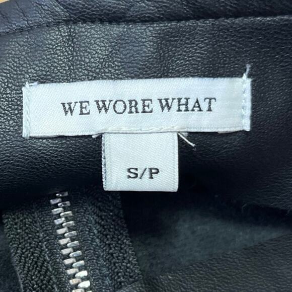 WeWoreWhat Black Faux Vegan Leather Zip Up Belted Moto Jumpsuit Overalls Size S - Picture 4 of 5